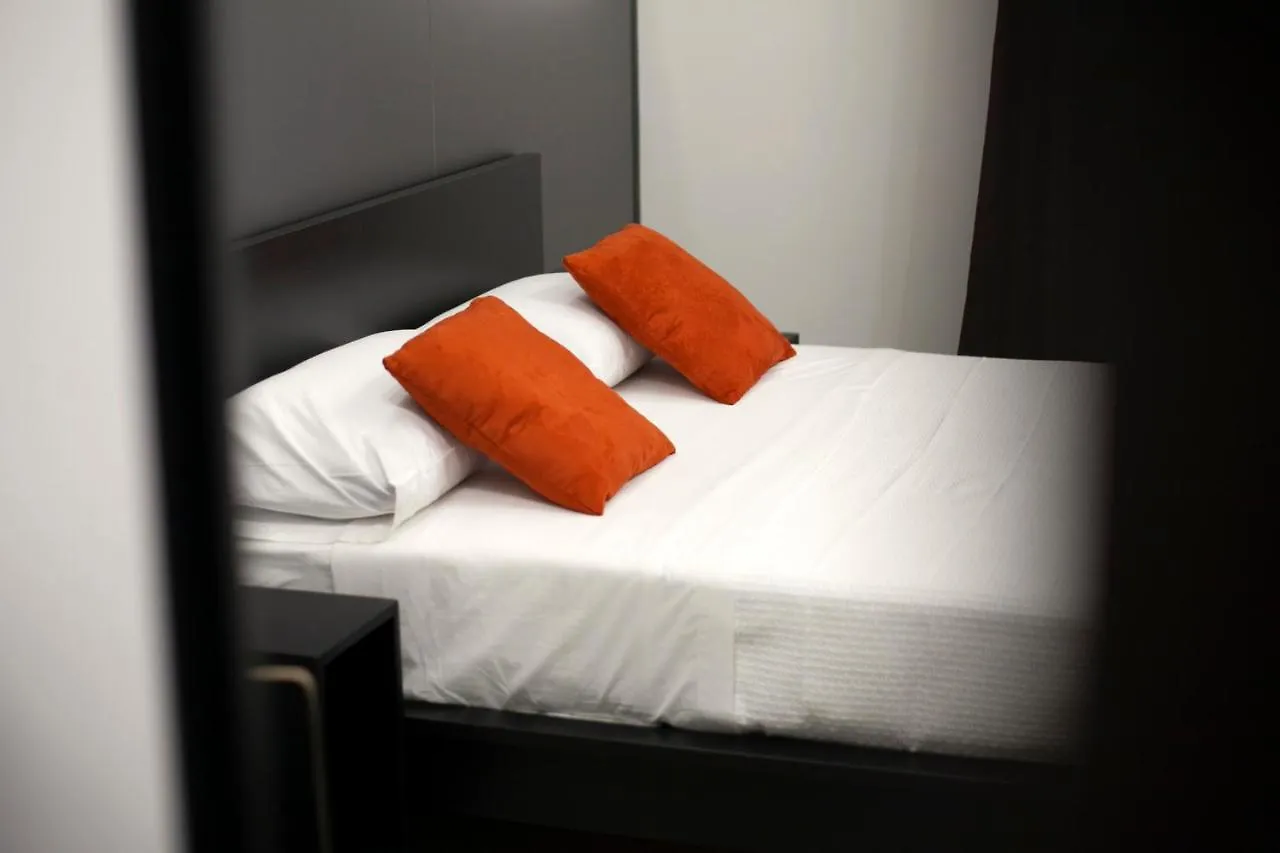 Suites Central Station Palermo 2*,  Italien