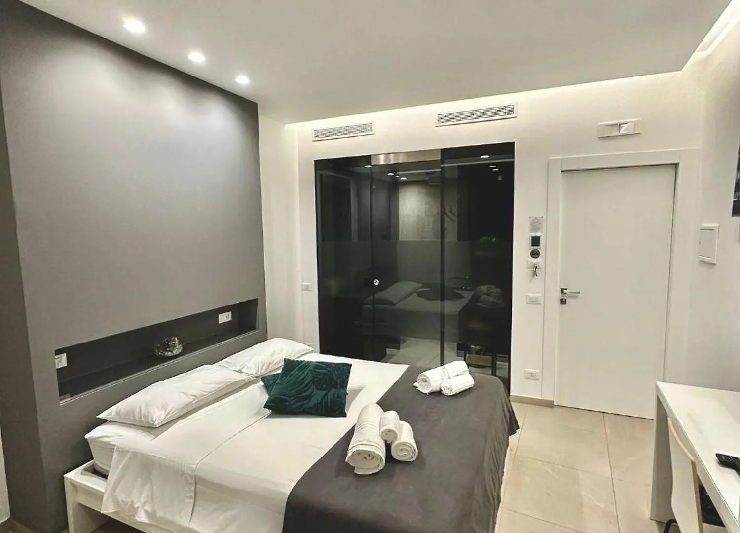 Suites Central Station Palermo Italien